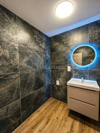 Pronájem bytu 3+kk, Karlovy Vary - Drahovice, Východní, 61 m2