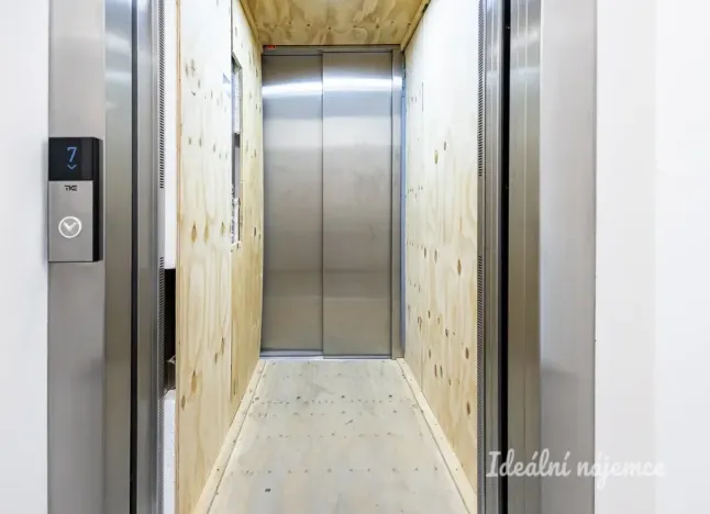 Pronájem bytu 1+kk, Praha - Hostivař, Arnošta Staňka, 35 m2