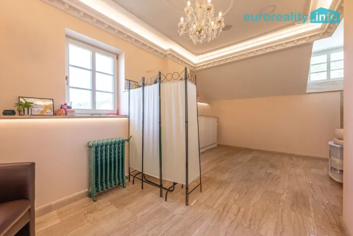 Pronájem obchodního prostoru, Karlovy Vary, Zámecký vrch, 20 m2