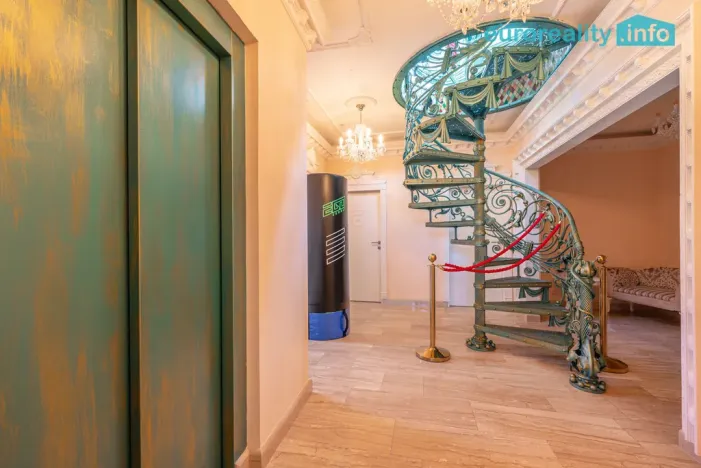 Pronájem obchodního prostoru, Karlovy Vary, Zámecký vrch, 20 m2