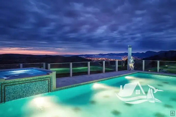 Prodej vily, Split, Chorvatsko, Gornje Sitno - Dom Umberto Girometta, 500 m2