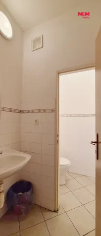 Pronájem obchodního prostoru, Chlumec nad Cidlinou - Chlumec nad Cidlinou IV, Kozelkova, 14 m2