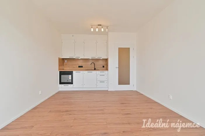 Pronájem bytu 1+kk, Brno - Maloměřice, Pod Kavkami, 27 m2