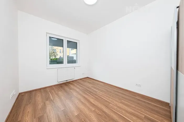 Pronájem bytu 2+kk, Pardubice, Bratranců Veverkových, 46 m2