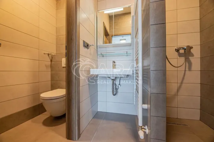Pronájem kanceláře, Praha - Strašnice, Květnická, 27 m2