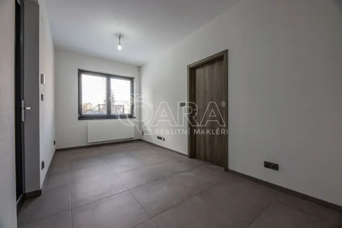 Pronájem kanceláře, Praha - Strašnice, Květnická, 27 m2