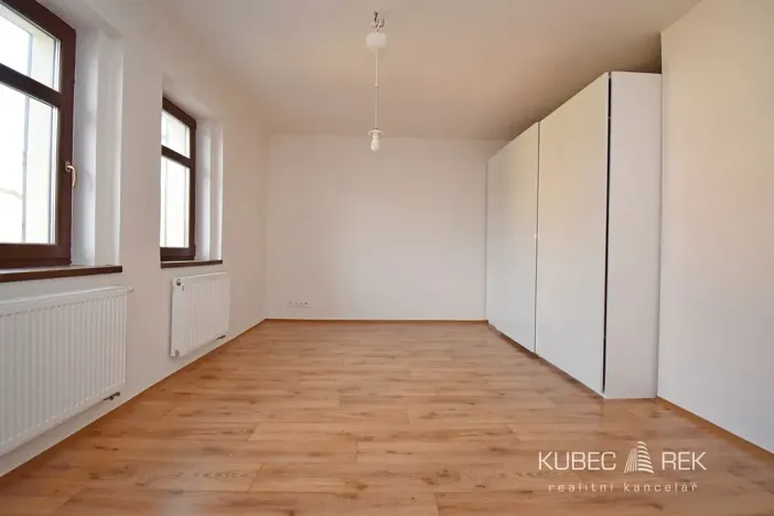 Pronájem bytu 2+kk, Tábor, Zbyňkova, 76 m2