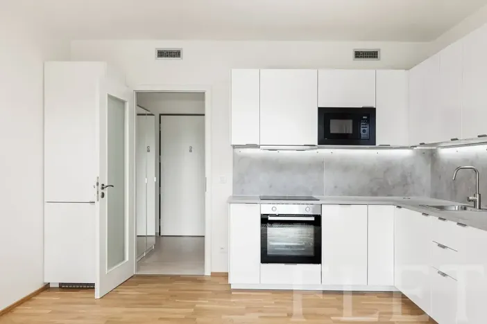 Pronájem bytu 1+kk, Praha - Modřany, Mezi vodami, 33 m2