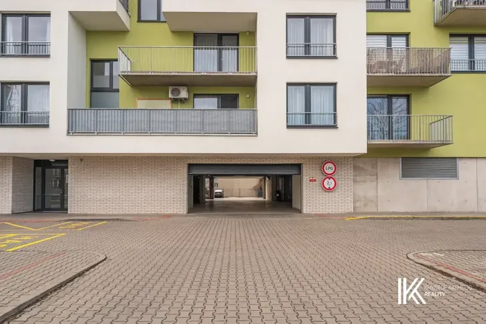 Prodej garážového stání, Pardubice, Na Spravedlnosti, 14 m2