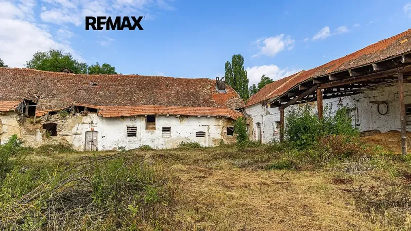 Prodej zemědělského objektu, Počedělice, 2500 m2