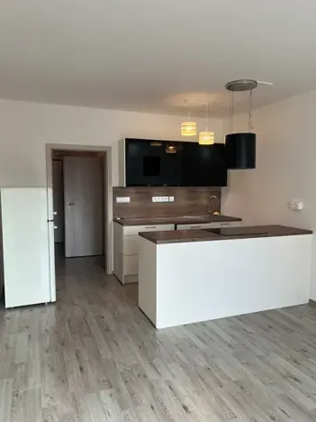 Pronájem bytu 2+kk, 53 m², Velvarská, Horoměřice