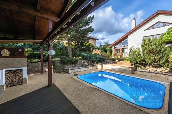 Prodej rodinného domu, Hostivice, U Lindbetonky, 245 m2