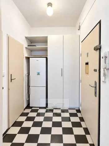 Pronájem bytu 1+kk, Praha - Nusle, U družstva Život, 44 m2