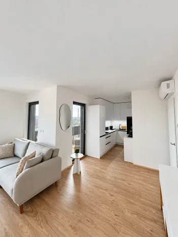 Pronájem bytu 2+kk, Brno, Bratislavská, 52 m2