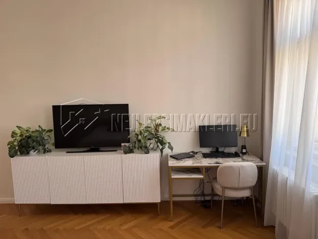Pronájem bytu 2+kk, Praha - Žižkov, Lupáčova, 80 m2