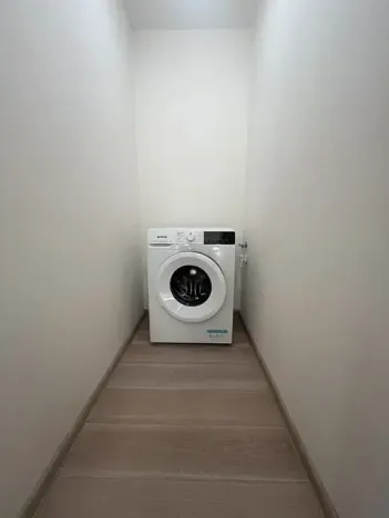 Pronájem bytu 1+kk, Praha - Karlín, Nekvasilova, 27 m2