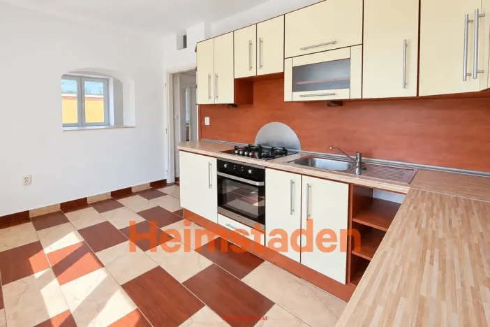 Pronájem bytu 2+1, Karviná - Nové Město, nám. Budovatelů, 55 m2