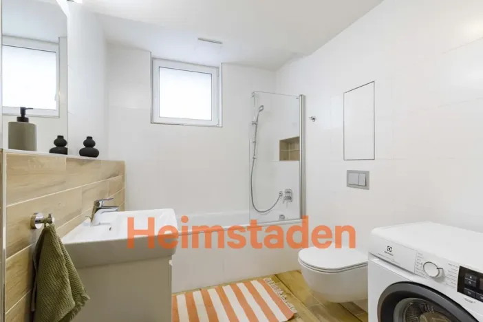 Pronájem bytu 2+kk, Praha - Holešovice, U Pergamenky, 55 m2