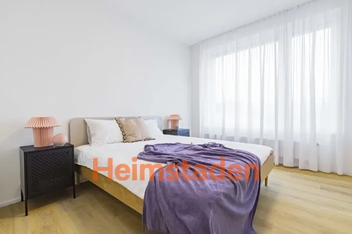 Pronájem bytu 2+kk, Praha - Holešovice, U Pergamenky, 57 m2