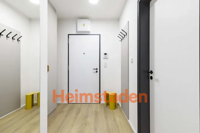 Pronájem bytu 2+kk, Praha - Holešovice, U Pergamenky, 57 m2