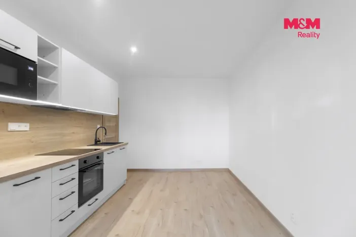 Prodej bytu 2+kk, Třinec - Lyžbice, Seifertova, 30 m2