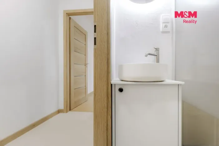 Prodej bytu 2+kk, Třinec - Lyžbice, Seifertova, 30 m2
