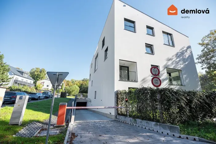 Pronájem bytu 2+kk, Ostrava, Na Burni, 47 m2