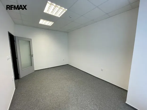 Pronájem kanceláře, Třebíč - Nové Dvory, Fr. Hrubína, 12 m2