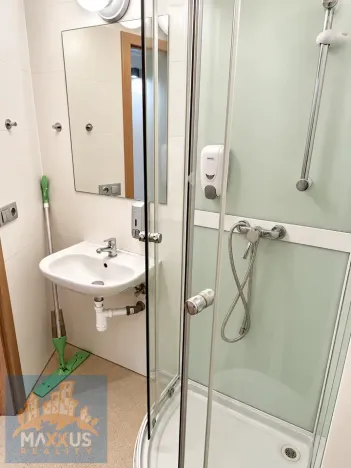 Prodej kanceláře, Praha - Holešovice, Jirečkova, 65 m2