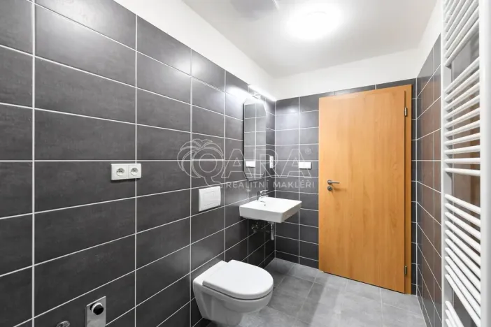 Pronájem bytu 1+kk, Benešov, 102. pluku, 32 m2