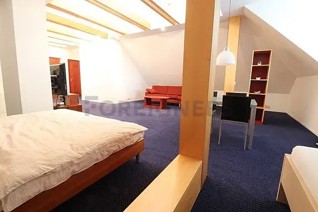 Pronájem bytu 2+1, Hradec Králové, Malé náměstí, 98 m2