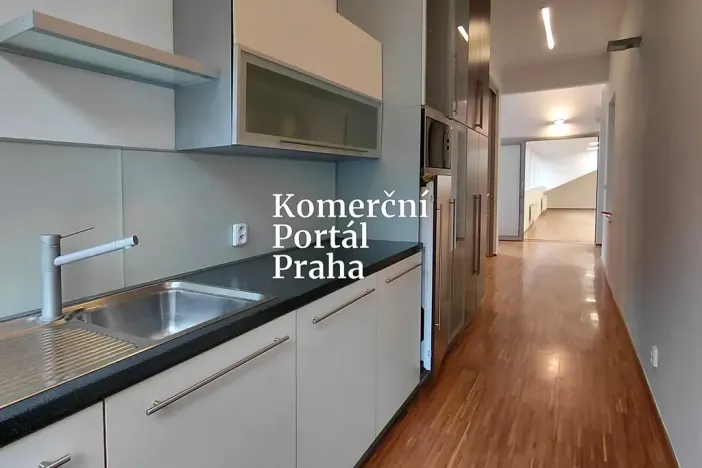 Pronájem kanceláře, Praha - Žižkov, Husitská, 180 m2