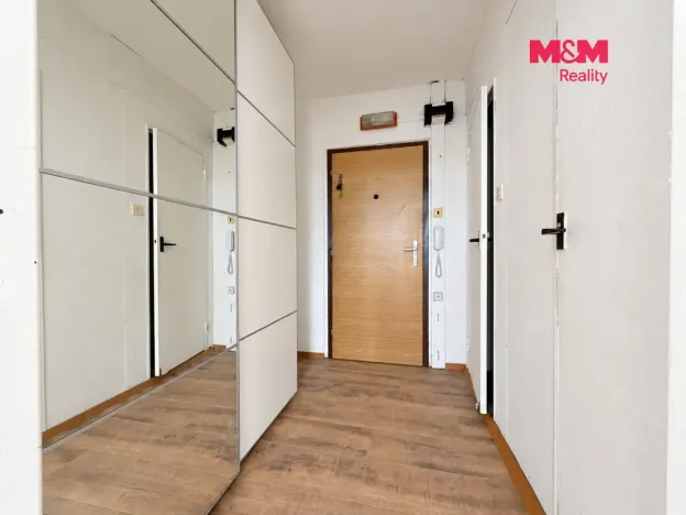 Pronájem bytu 1+kk, Praha - Řepy, Vondroušova, 36 m2