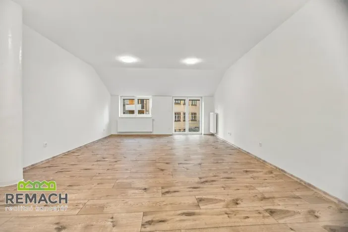 Pronájem bytu 1+1, Náchod, Masarykovo náměstí, 72 m2