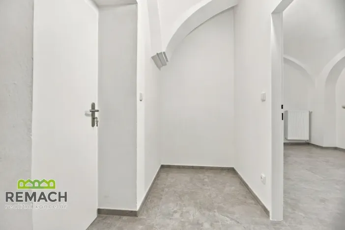 Pronájem bytu 1+1, Náchod, Masarykovo náměstí, 72 m2