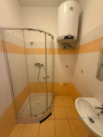 Pronájem bytu 2+kk, Praha - Nusle, Slavojova, 37 m2
