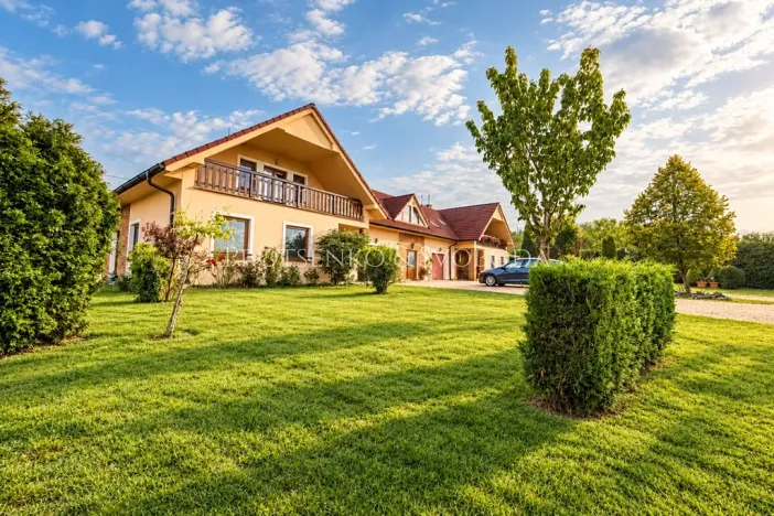 Prodej vícegeneračního domu, Předenice, 482 m2