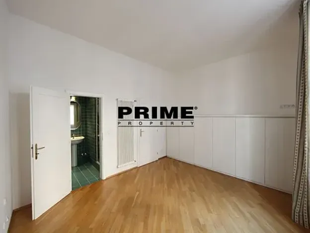 Pronájem bytu 4+1, Praha - Nové Město, Odborů, 100 m2