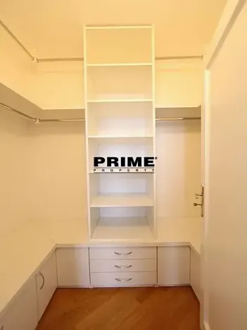 Pronájem bytu 4+1, Praha - Nové Město, Odborů, 100 m2