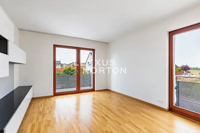 Pronájem bytu 3+kk, Praha - Uhříněves, V bytovkách, 143 m2