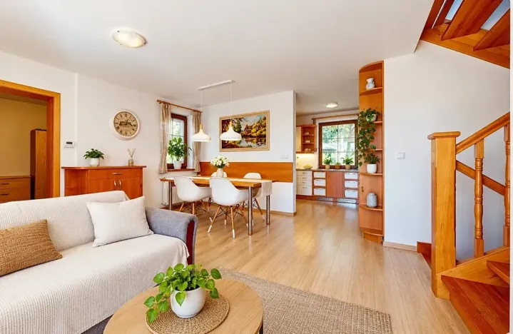 Prodej rodinného domu, Káraný, 180 m2