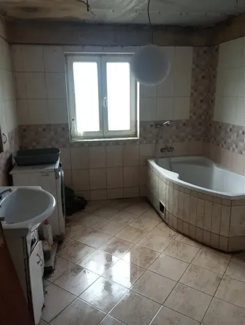 Dražba rodinného domu, Slaná, 119 m2
