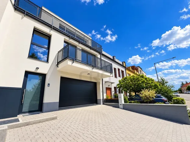 Prodej bytu 3+kk, 99 m², Česká