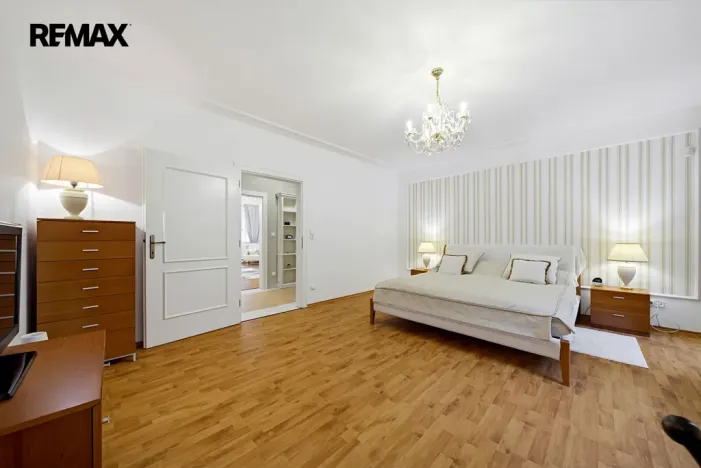 Prodej bytu 3+1, Karlovy Vary, Mariánskolázeňská, 141 m2
