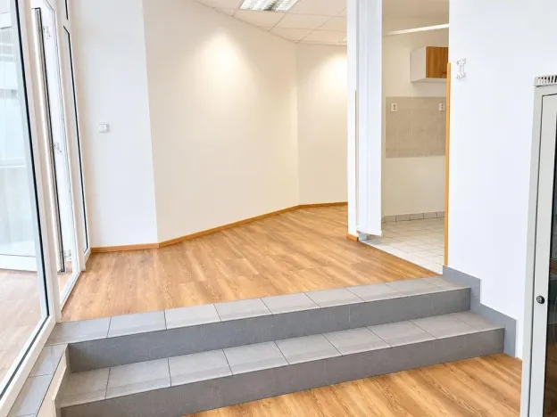 Pronájem kanceláře, Praha - Žižkov, Hartigova, 145 m2
