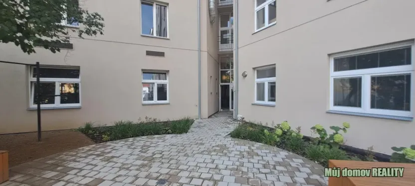 Pronájem bytu 3+kk, Praha - Žižkov, Jeseniova, 64 m2