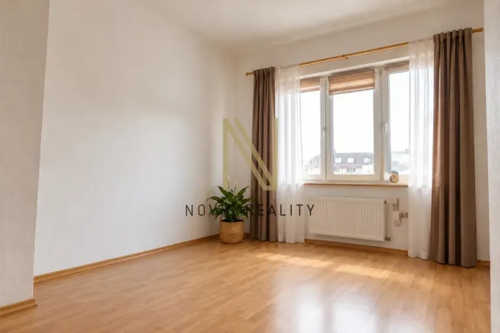 Pronájem bytu 3+1, Horažďovice, Husovo náměstí, 74 m2