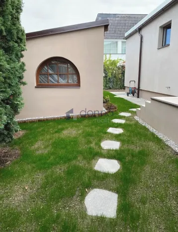 Pronájem rodinného domu, Praha, Bělušická, 183 m2