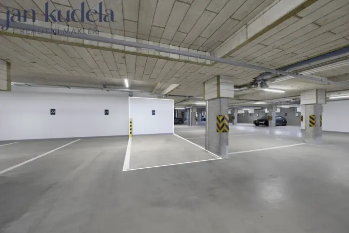 Pronájem pole, 13 m², Střední, Brno-Královo Pole