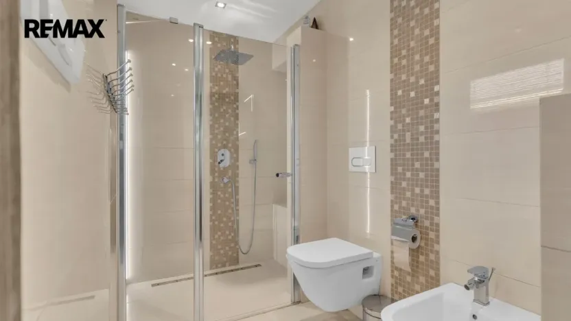 Prodej rodinného domu, Odunec, 202 m2